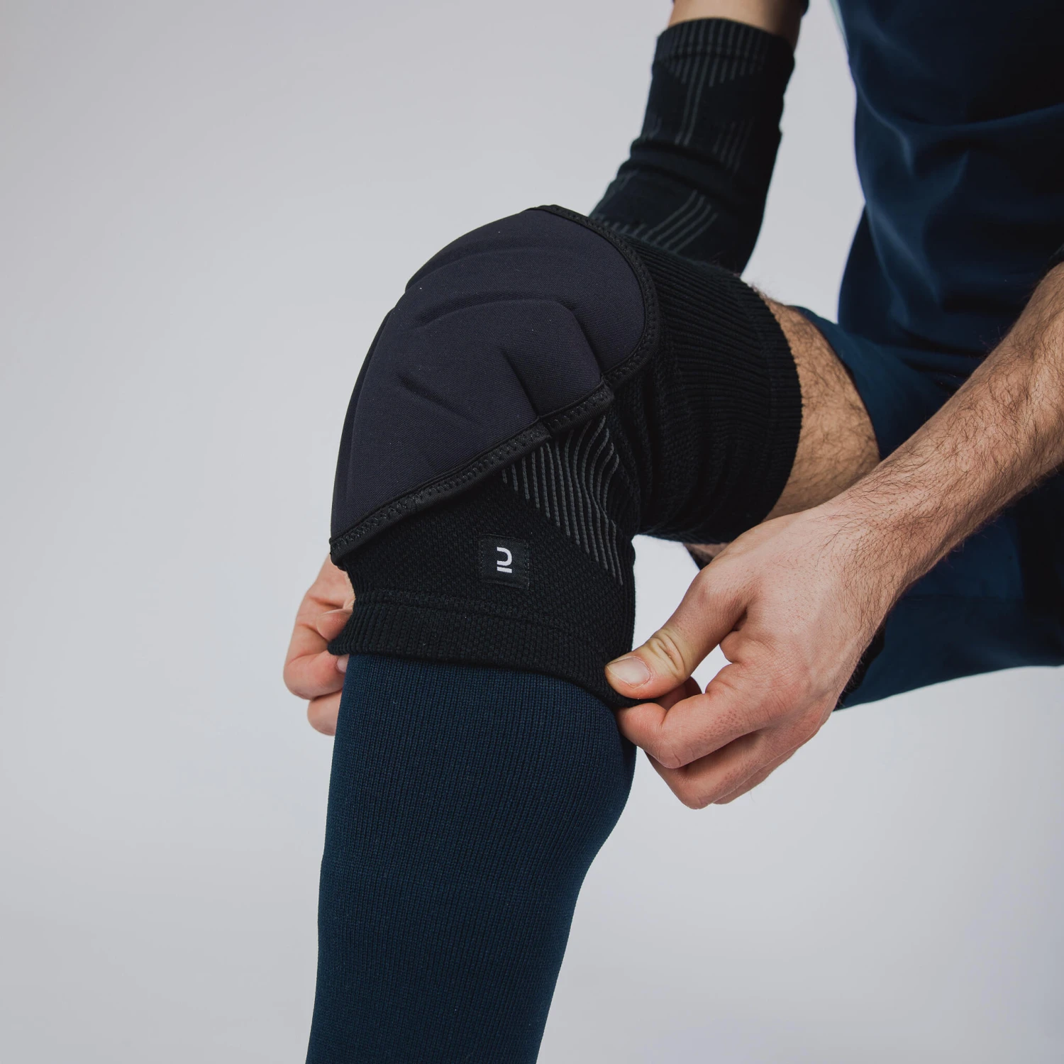 Kipsta Futsal Goalkeeper Protective Knee Pads 5 Kipsta Futsal Goalkeeper Protective Knee Pads - Image 3