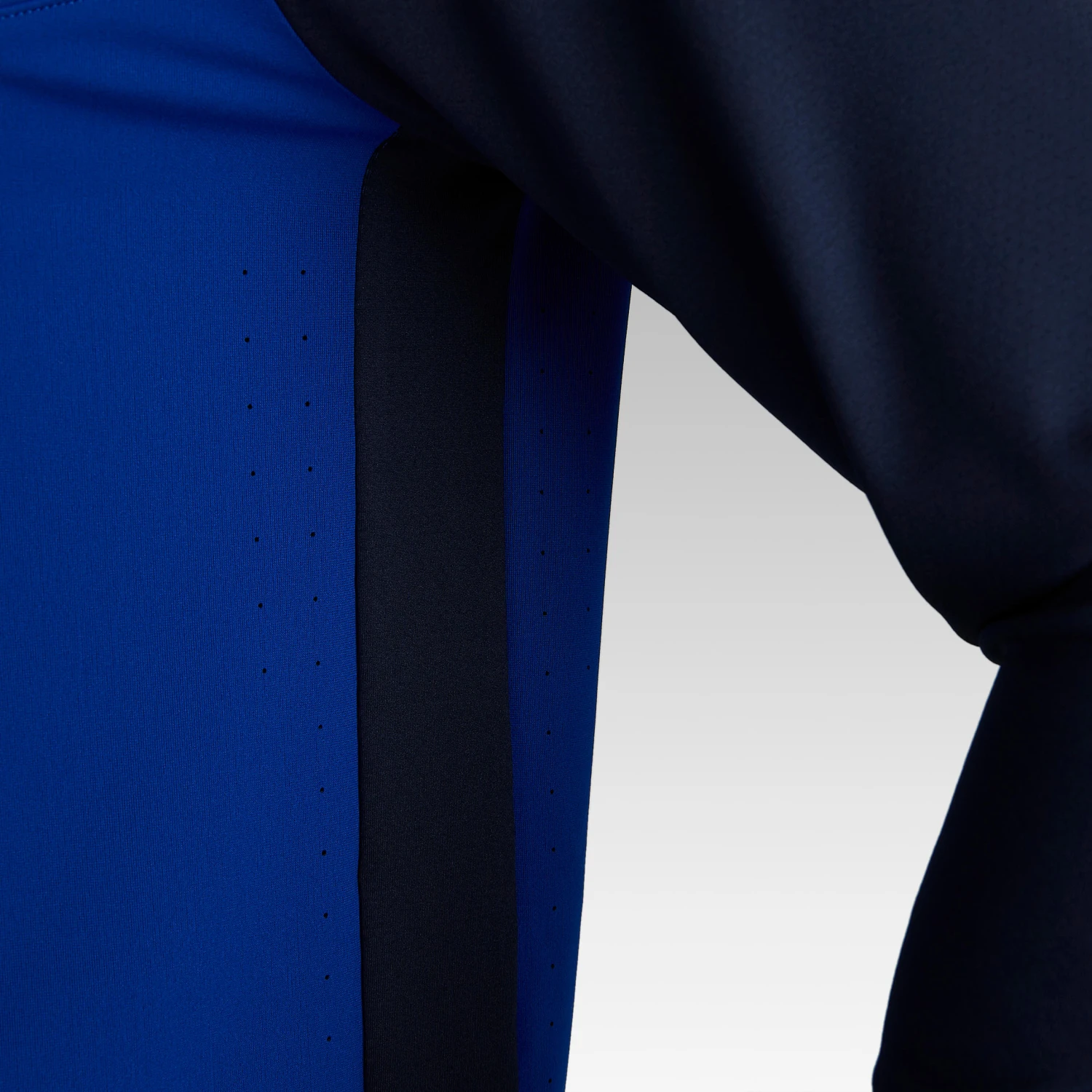 Kipsta T500 Adult 1/2 Zip Football Sweatshirt 11 Kipsta T500 Adult 1/2 Zip Football Sweatshirt - Image 9