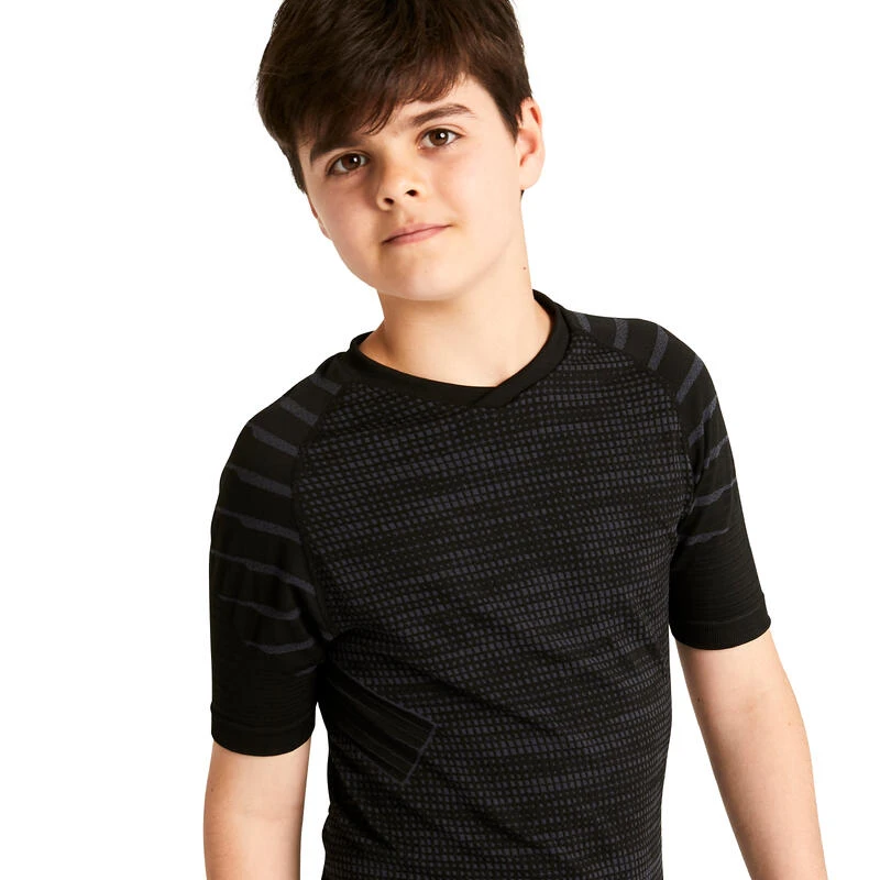 Kipsta Kids' Short-Sleeved Thermal Base Layer Top Keepdry 500 - Black 8 Kipsta Kids' Short-Sleeved Thermal Base Layer Top Keepdry 500 - Black - Image 6